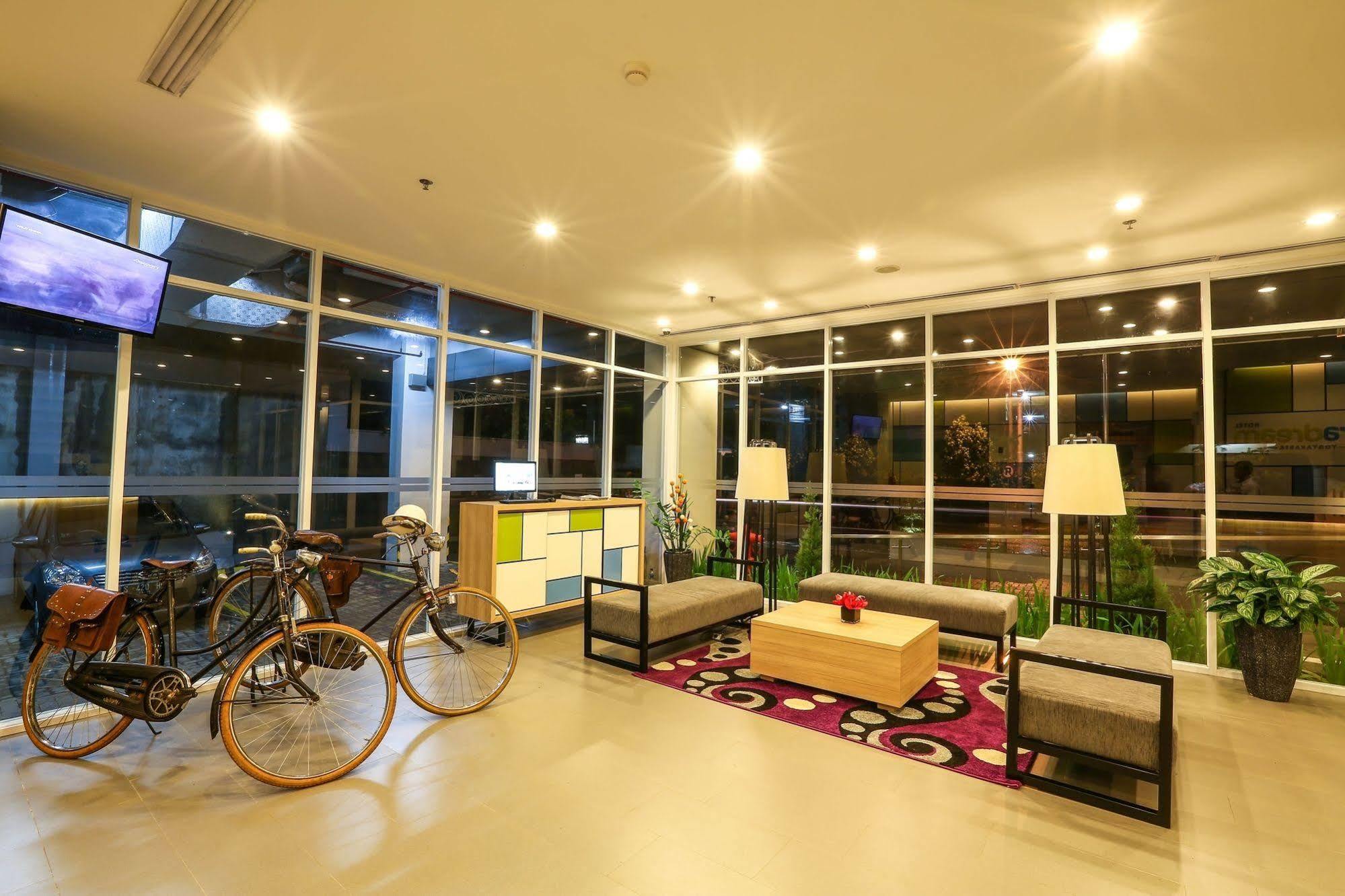 Hotel Citradream Tugu Джокьякарта Экстерьер фото